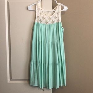 super cute green sundress !!